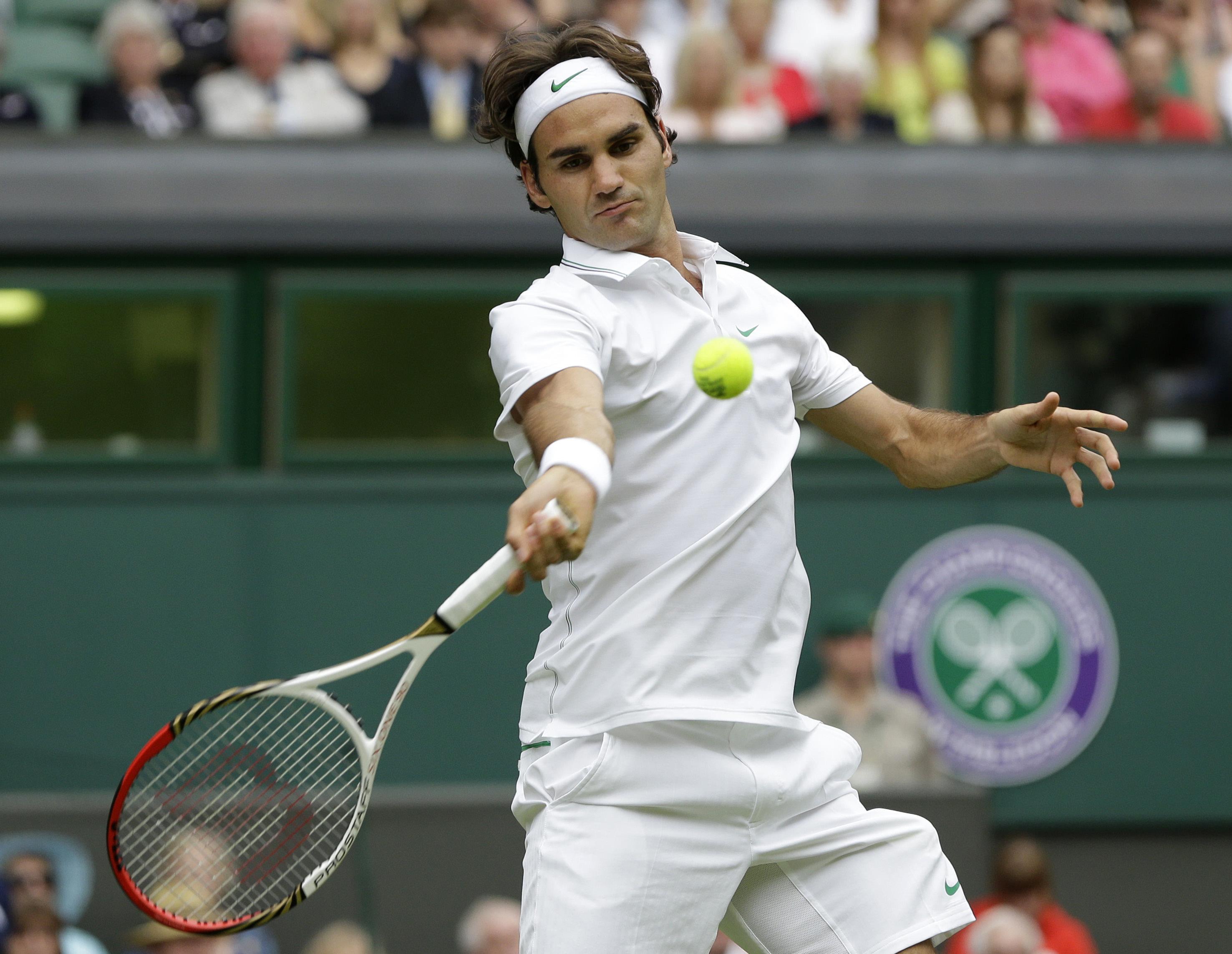federer in action